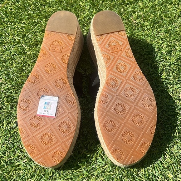NWT UGG NiyoMee Wedge Slide! - Picture 6 of 7